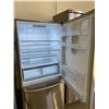 Image 2 : HISENSE TOP BOTTOM FRIDGE MODEL RB17N6DSE VISIBLE DAMAGE
