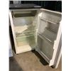 Image 2 : WHITE DANBY MINI FRIDGE