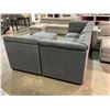 Image 2 : GREY 4 PIECE SECTIONAL SOFA WITH OTTOMAN