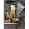 Image 1 : TRAY OF ASSORTED VINTAGE CAMERAS