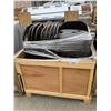 Image 1 : PALLET OF FOLDING CHAIRS