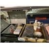 Image 3 : SHELF LOT OF ASSORTED HOME DECOR