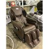 Image 2 : TITAN TO-8400 MASSAGE CHAIR, VISIBLE DAMAGE, MAY NEED REPAIR AND OR BE MISSING PIECES