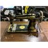 Image 2 : ANTIQUE SINGER SEWING MACHINE