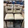 Image 1 : SET OF 4 COUNTER HEIGHT BAR CHAIRS