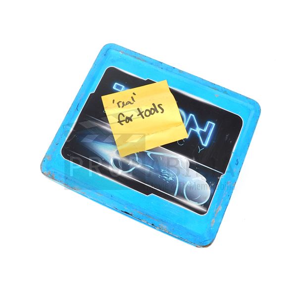 Once Upon a Time - Tron Lunchbox Prop (Hero) (S01E20) (0440)