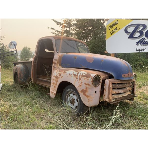 1949 Ford pickup - short box, 2 hoods, decent shell