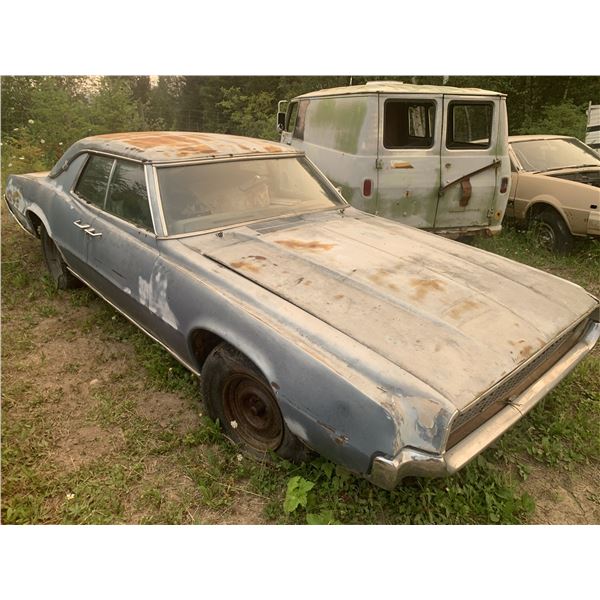 1962 Ford Thunderbird - parts car, mostly complete