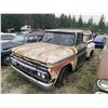 Image 2 : 1965 GMC - shortbox, straight 6, 4 speed, comess with new sheet metal