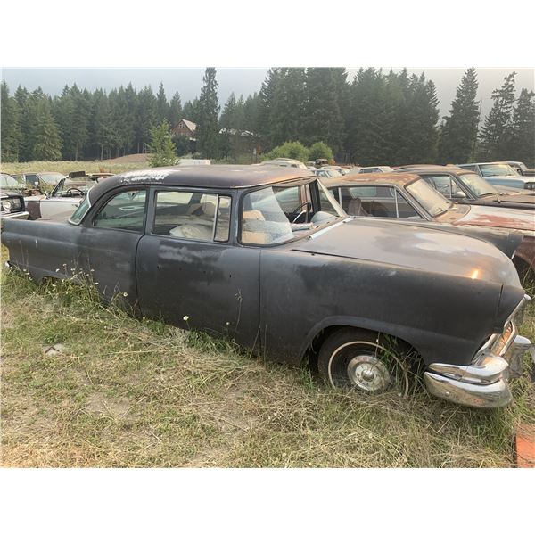 1956 Ford - 2dr Sedan, runs