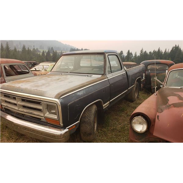 1984 Dodge Fleetside - exellent body, 400, auto, should run