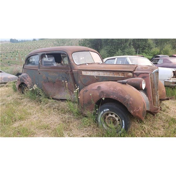 1940 Packard - 2dr Sedan