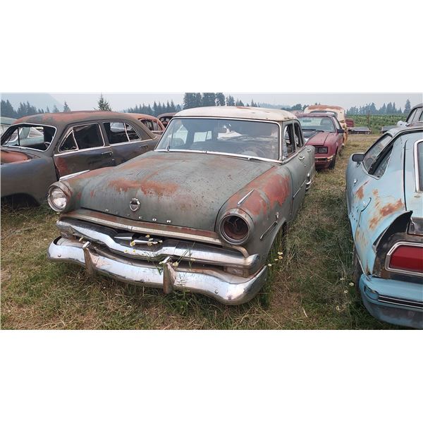 1951-2 Ford - parts car