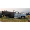 Image 2 : Early Chev Squarebody 1 ton - hydraulic dump box