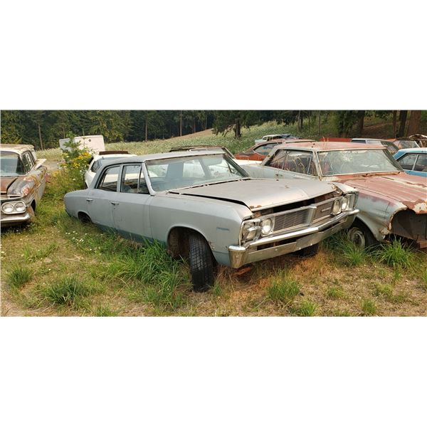 1967 Pontiac Beaumont 4dr - good body, parts of restore