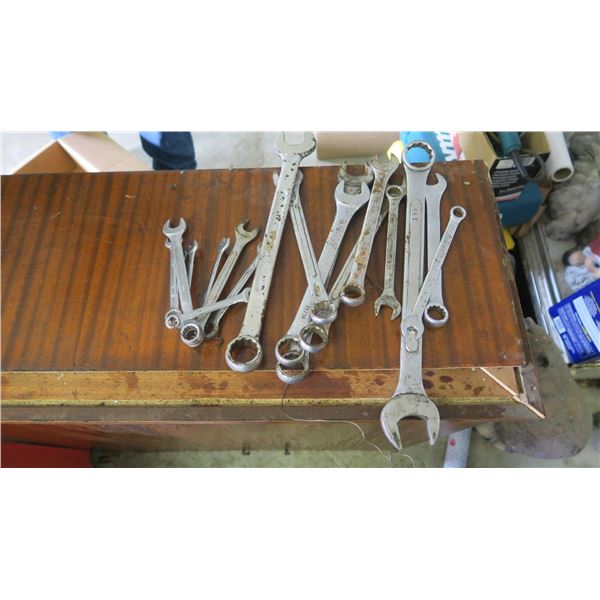 LOT OF COMBINATION WRENCHES