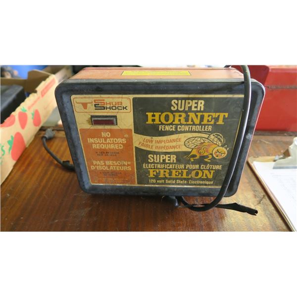 SUPER HORNET FENCE ENERGIZER