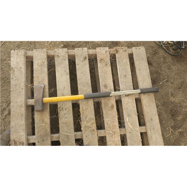 SPLITTING AXE