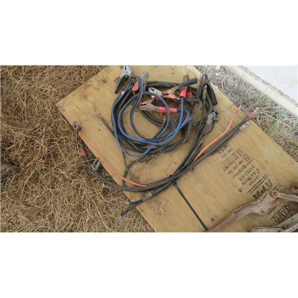 LOT OF BOOSTER CABLE + CABLE TERMINALS