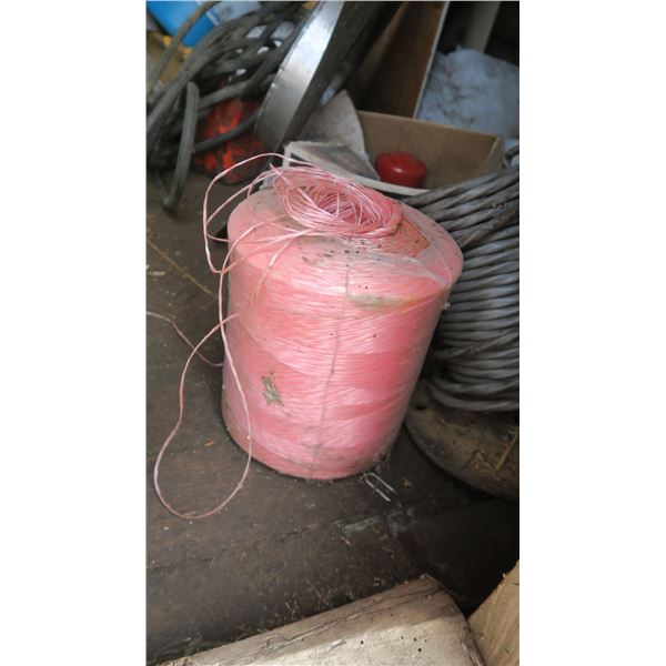 ROLL OF BINDER TWINE