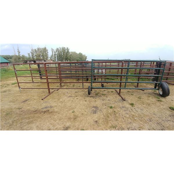 24' HEAVY DUTY FREE STANDING STOCK PANEL W/ ATTACHED 10' GATE