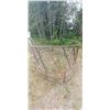 Image 1 : ROUND BALE FEEDER, SLIGHT DAMAGE