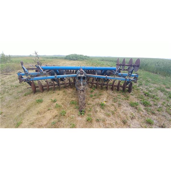 FORD 18' TANDEM DISC, FLIP UP WINGS