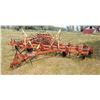 Image 2 : CASE CULTIVATOR 20' H.D. SHANKS, C/W SPRING HARROWS