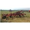 Image 3 : CASE CULTIVATOR 20' H.D. SHANKS, C/W SPRING HARROWS