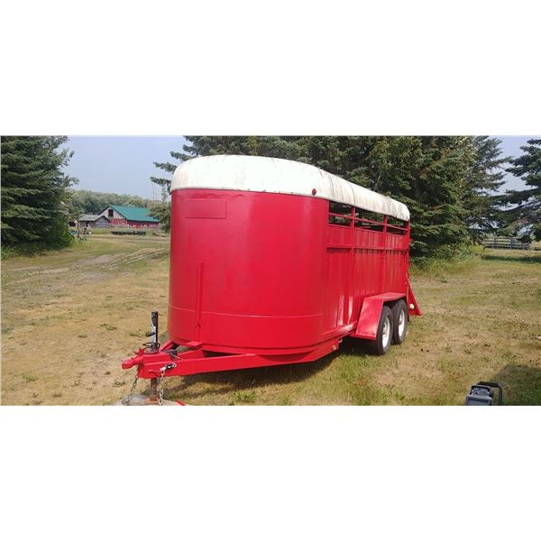 16' FACTORY BUILT LIFT OFF STOCK TRAILER, INSIDE SWIG GATE, REAR W\SWING AND SLIDING DOORS, GOOD FLO