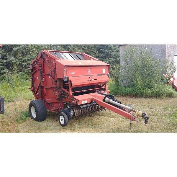 AGCO 4865 SOFT CORE 5 BELT ROUND BALER, CHAIN DRIVE AND PICK UP