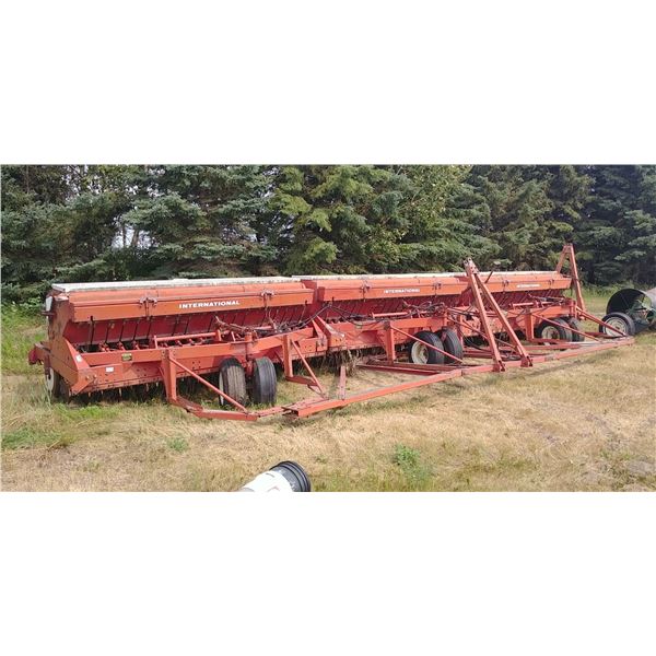 INTERNATIONAL 620 30' DRILL PRESS, STEEL PACKERS, FERTILIZER ATTACHMENT & TRANSPORT