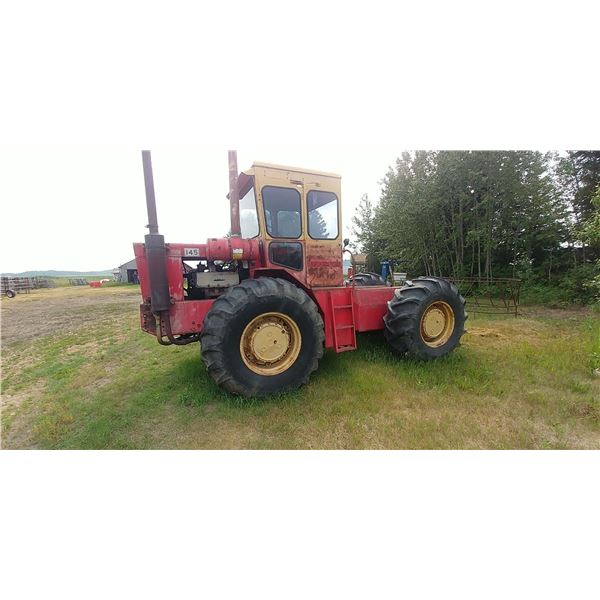 VERSATILE 145 (1971-75) 6 CYL CUMMINS DIESEL, CAB, DUAL HYDROLICS, STANDAR H-LO RANGE, 20.1X30 FRONT