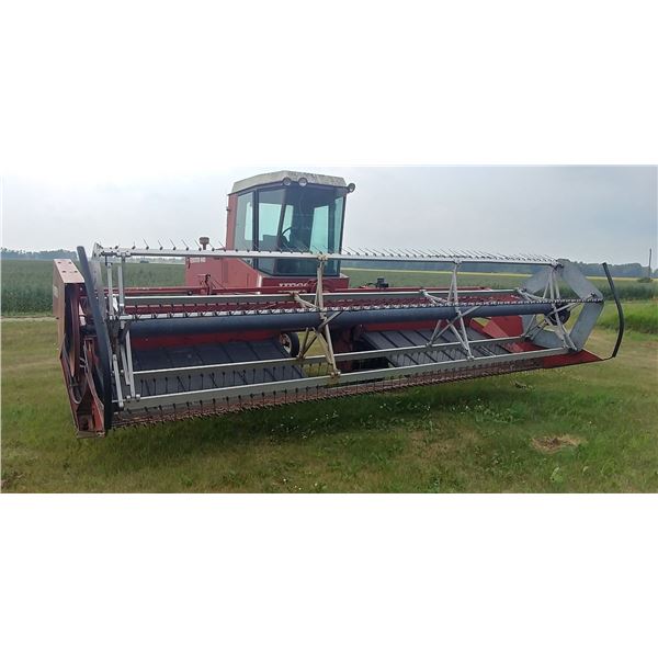 HESTON 6450 (1981) 18' SWATHER, DOUBLE CUT, TWIN KNIFE, CAB, GAS \, 1727.7 HOURS SHOWING SN#8453481