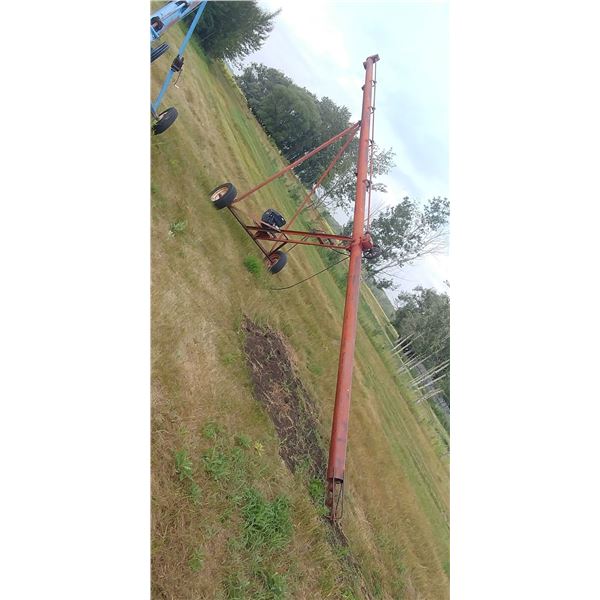 SAKUNIAK 7'X40' GRAIN AUGER C/W OHV 8/10HP GAS ENGINE