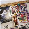 Image 5 : vintage hockey trading card collector lot