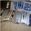 Image 3 : mixed box of hockey cards Gretzky some sealed