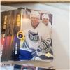 Image 6 : 2 boxes one large one small full of hundreds of hockey cards