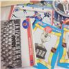 Image 18 : large lot hockey collectibles Jello Cereal Kellogs error misprint