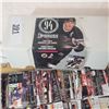 Image 5 : hockey collectibles full box of trading cards