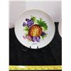 Image 2 : 2 Fruit Pattern Decorative Plates