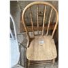 Image 3 : (2) Hoop Back Kitchen Chairs