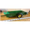 Image 1 : 12" Ertl John Deere Manure Spreader