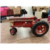 Image 5 : farmall "560" die cast tractor rubber tires
