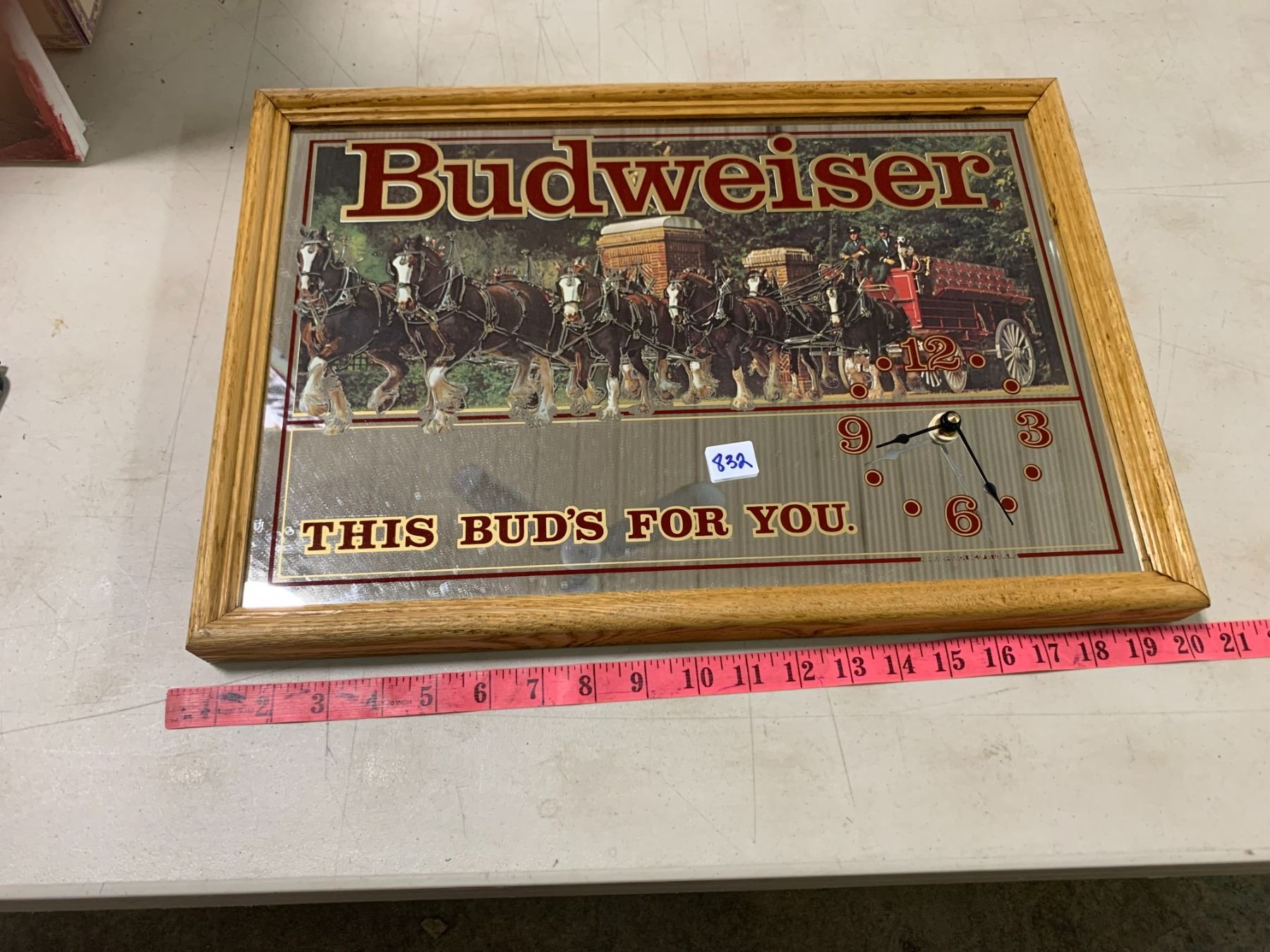 Budweiser vbeer wall clock with horses & wagon GWO