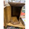 Image 2 : Oak barrel style end table/liquor cabinet