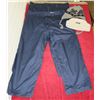 Image 1 : 2 Pairs Like New Pants + 2 Toques