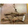 Image 2 : 2 Antique Traps