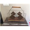 Image 2 : Vintage magazine rack, great conditiion