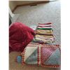 Image 2 : Linens, Throws and Art Cat A
